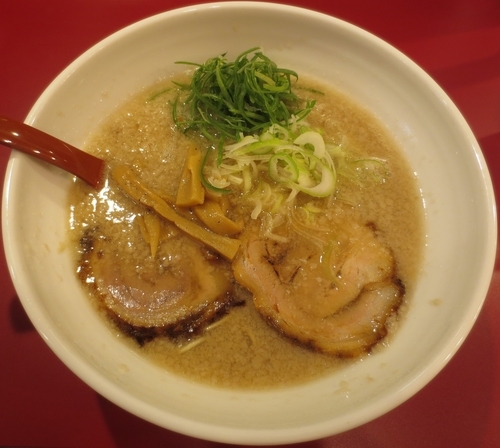 「醤油ラーメン（背脂チョイマシ）700円」@らーめん 味里 misatoの写真