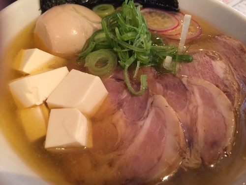 「今日はちょっとリッチなあっさり飯野（塩煮干）」@ラーメン酒場 晴江戸の写真