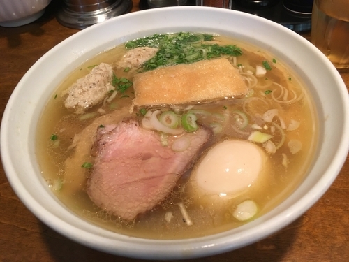 「あっさり魚出汁 塩＋特製トッピング」@はりけんラーメンの写真