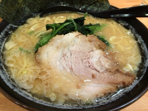 「豚骨らーめん ￥６９０」@ラーメン春樹 イトーヨーカドー三郷店の写真