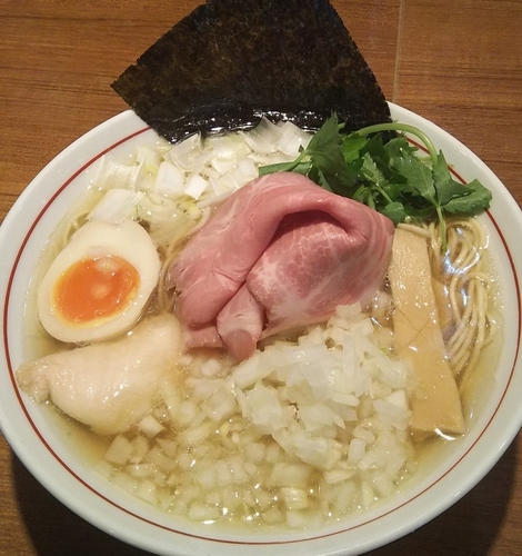 「煮干そば 白醤油690円+玉ねぎ100円」@寿製麺よしかわ 川越店の写真