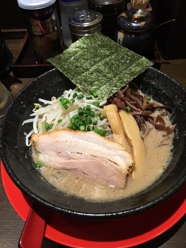 「豚骨らぁめん750円」@関東極濃豚骨らぁめん 葉隠～HAGAKURE～の写真