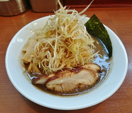 「濃厚豚骨魚介ラーメン＋ネギ 940円」@中華そば 七麺鳥の写真
