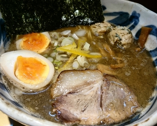 「特製煮干しそば、替え玉」@麺屋 音の写真