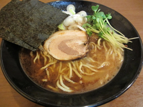 「濃口らーめん（Z）￥７５０」@ら～めん のとやま 長後本店の写真