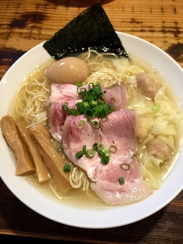 「全部入りラーメン塩@1150＋大盛@100」@らーめん 本竈の写真