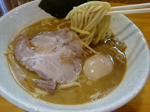 「【2周年記念限定】味玉ラーメン850円＋ビール」@麺屋 永太の写真