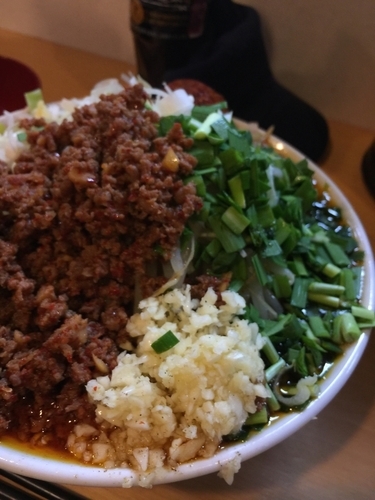 「我流豚星。台湾ラーメン  豚増し ニンニク、あぶら、からめ、ホア」@豚星。の写真