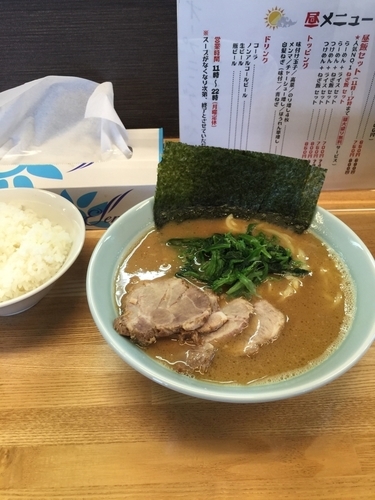 「ラーメンライスセットチャーシュー増し850円、硬め濃いめ」@横浜家系らーめん 珀竜家の写真