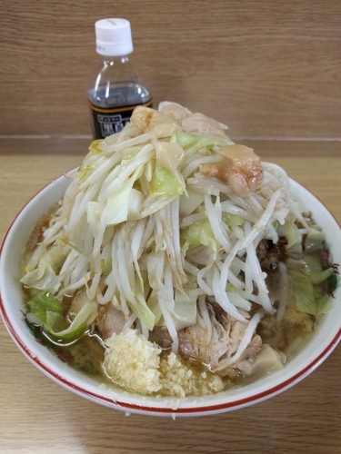 「ラーメン豚入り(ニンニク少なめヤサイアブラカラメ)」@ラーメン二郎 栃木街道店の写真