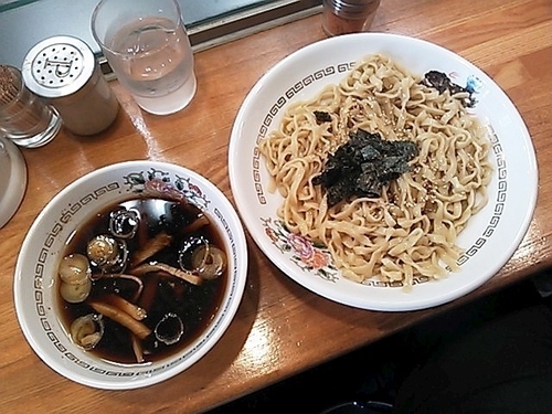 「平打ちつけ麺」@春木屋 荻窪本店の写真