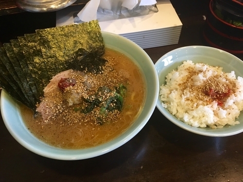 「のり増しラーメン(カタメ) ¥700 + 無料小ライス」@横浜ラーメン 武蔵家 三鷹店の写真