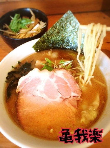 「醤油らぁ麺¥650」@らぁ麺 亀我楽の写真