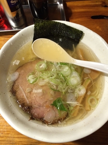 「塩らぁめん」@上州地鶏ラーメン 翔鶴の写真