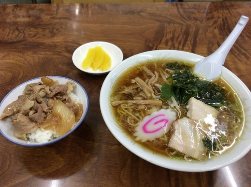 「ラーメン＋半肉丼＠700円」@青竹食堂の写真