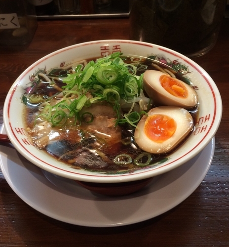 「希望軒ブラック味玉入り」@希望軒 新宿三丁目店の写真