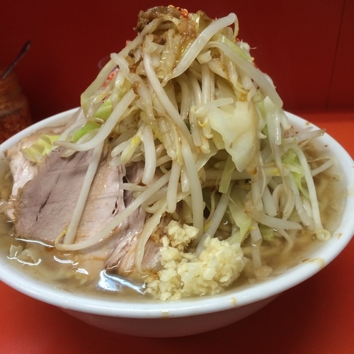 「小豚ヤサイニンニク少なめ ¥800」@ラーメン二郎 神田神保町店の写真