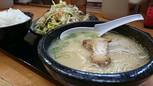 「肉野菜セット」@東龍軒 日明本店の写真