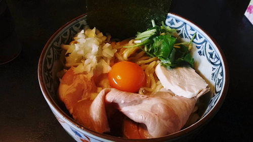 「濃厚たまごのまぜそば大盛り」@中華そば 四つ葉の写真