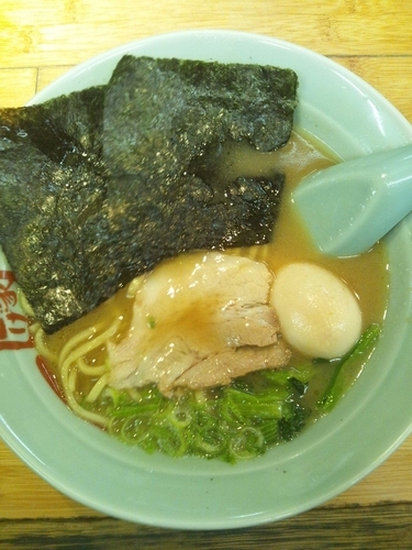 「ラーメン（味玉トッピング）」@しげ家の写真