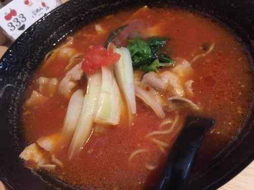 「トマトラーメン」@トマトラーメンと辛めん 三味の写真