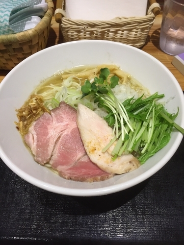 「限定塩煮干そば」@つけめん・らーめん・煮干そば 金狼の写真