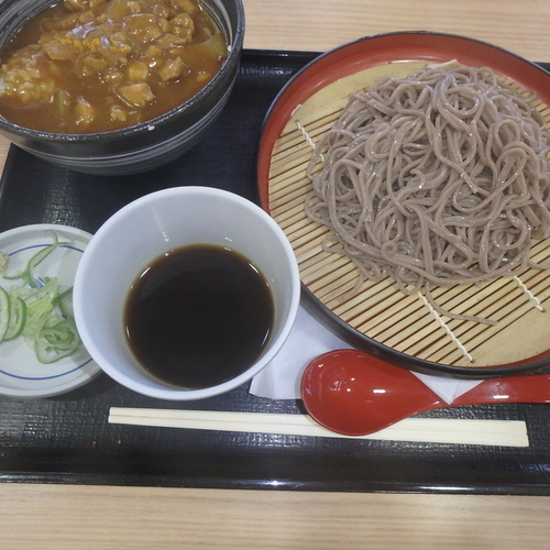 「カレー丼とそばセット(680円)(もり)」@そば処吉野家 屏風山PA上り店の写真