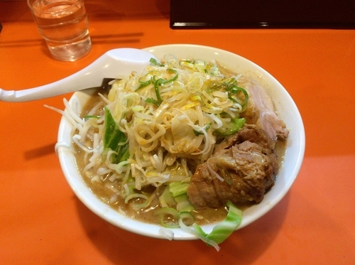 「ラーメン 豚入り 節券 ¥840、¥30」@ちばからの写真