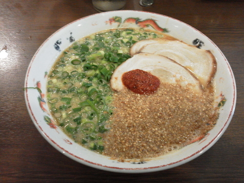 「ネギごまラーメン 730円」@ラーメン暖暮 那覇牧志店の写真