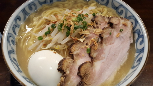 「塩ラーメン+玉子」@ラーメン屋 バリバリジョニー松の写真