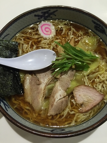 「手打ちワンタン麺（醤油）、大盛り」@手打ち中華そば 凌駕の写真