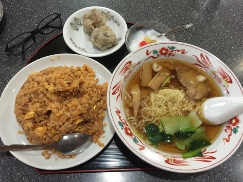 「半ラーメン（お得セット）」@美山飯店 新館の写真