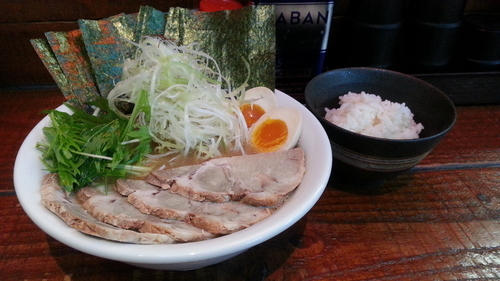 「スペシャルアゴ塩ラーメン+中盛り+他」@横浜家系ラーメン いとし家の写真