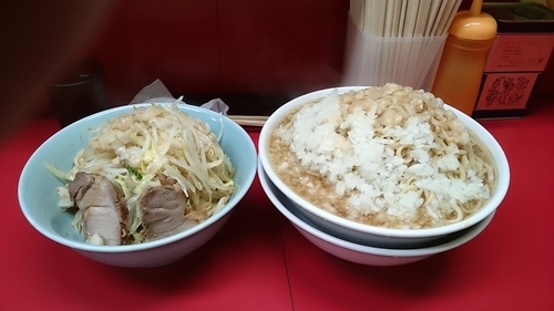 「大(ヤサイアブラカラメ・タマネギ)￥７９０」@ラーメン二郎 中山駅前店の写真
