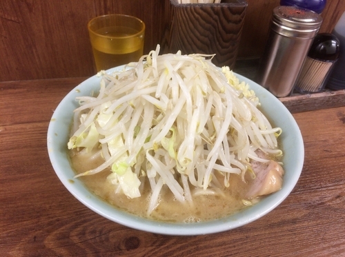 「小ラーメン700円　野菜ニンニク」@ラーメン二郎 池袋東口店の写真