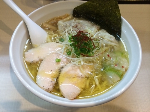 「塩ワンタン麺（９５０円）」@桜台らぁ麺 美志満の写真