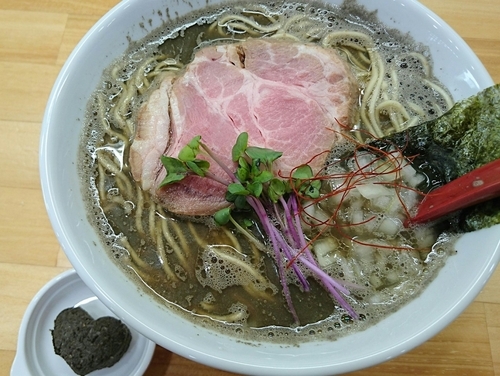 「煮干らーめん ヤバニボ」@めんや天夢の写真