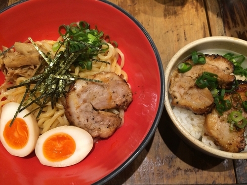 「カラアブラ（780円）とミニチャーシュー丼（350円）ツイッター」@麺屋 政宗の写真