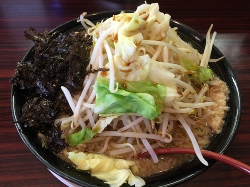 「やさいらあめん（大盛）」@煮干しらあめん 燕黒の写真