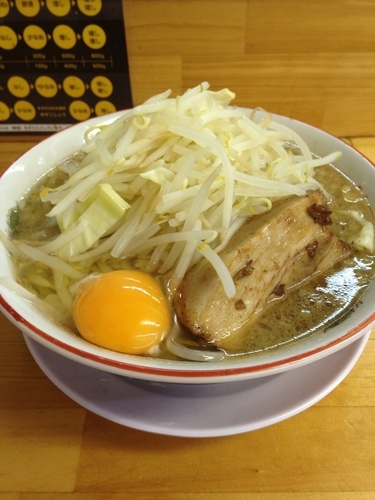 「ラーメン ＋ 生タマゴ」@ラーメン 龍郎の写真