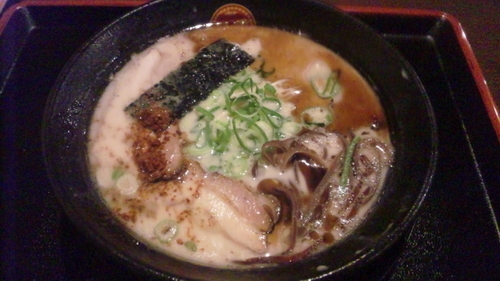 「とんこつらーめん　黒」@博多豚骨ラーメンまるせんの写真