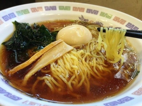 「ラーメン(390円)」@めん処一ぷく 新座店の写真
