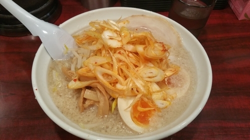 「しょうゆ辛ねぎらーめん(880)+味玉(100)」@こってりらーめん なりたけ TOKYOの写真