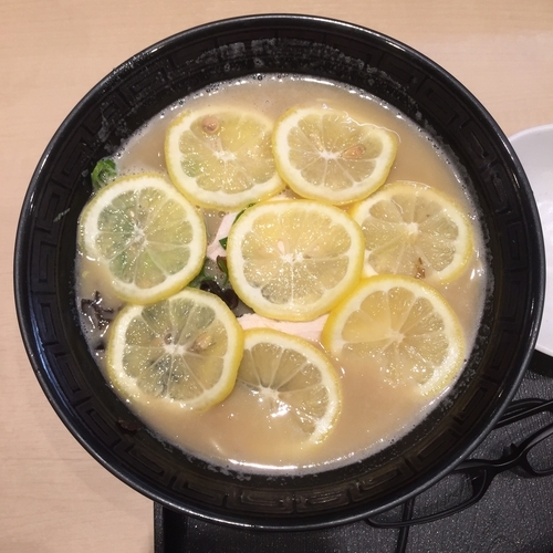 「レモンそば（こってり）」@鶏そば壽の写真