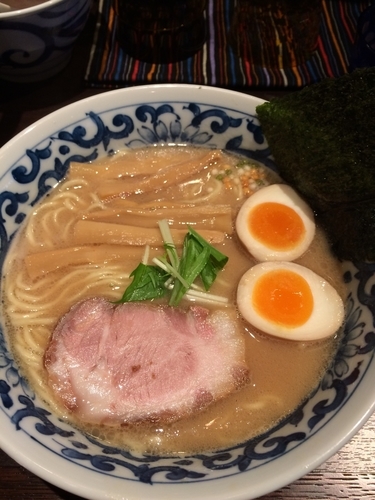 「煮玉子ラーメン」@九段 斑鳩 市ヶ谷本店の写真
