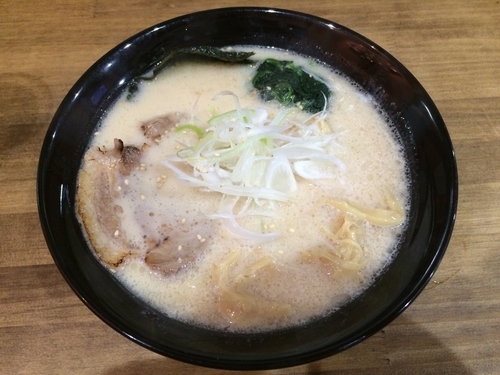 「醤油とんこつらーめん」@麺処 たかはし屋の写真