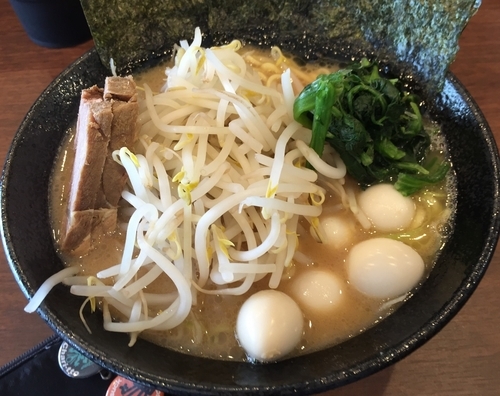 「ラーメン＋もやし＋うずら（￥680＋￥50＋￥50）」@弐七家の写真
