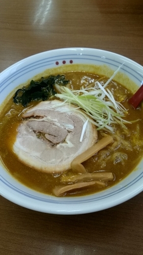 「室蘭カレーラーメン 750円」@室蘭カレーらーめん じぇんとる麺 弥生店の写真