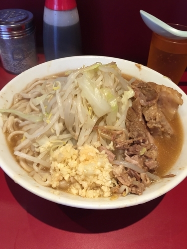 「小 アブラ少なめ ニンニク カラメ」@ラーメン二郎 荻窪店の写真