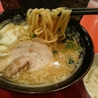 豚骨ラーメン(醤油)690円＋ライス(サービス)